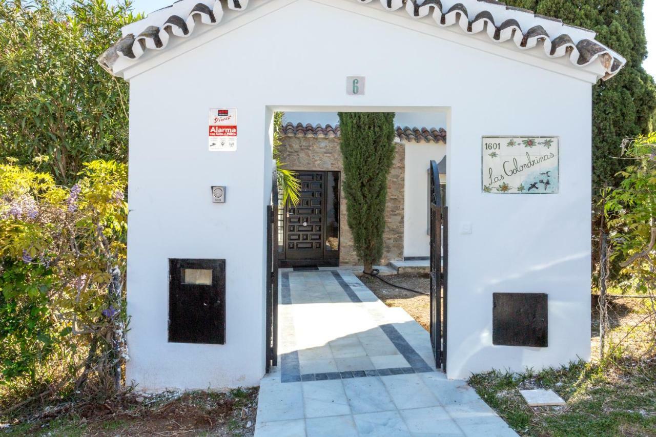 Luxury With Garden, Pool And Jacuzzi By Varenso Holidays Villa *