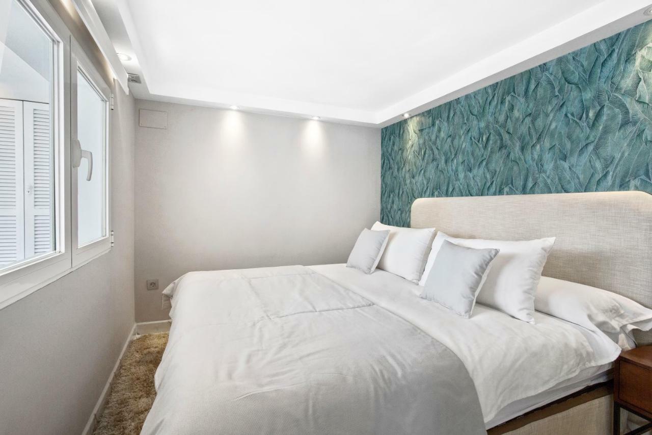 Villa Luxury With Garden, Pool And Jacuzzi By Varenso Holidays